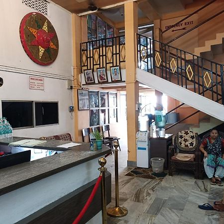 Kusum Hotel Dibrugarh Ngoại thất bức ảnh