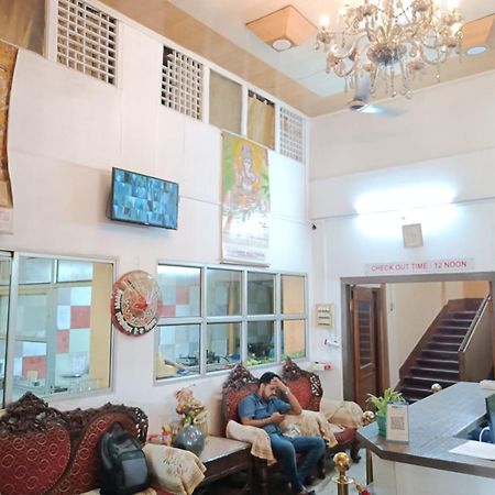 Kusum Hotel Dibrugarh Ngoại thất bức ảnh