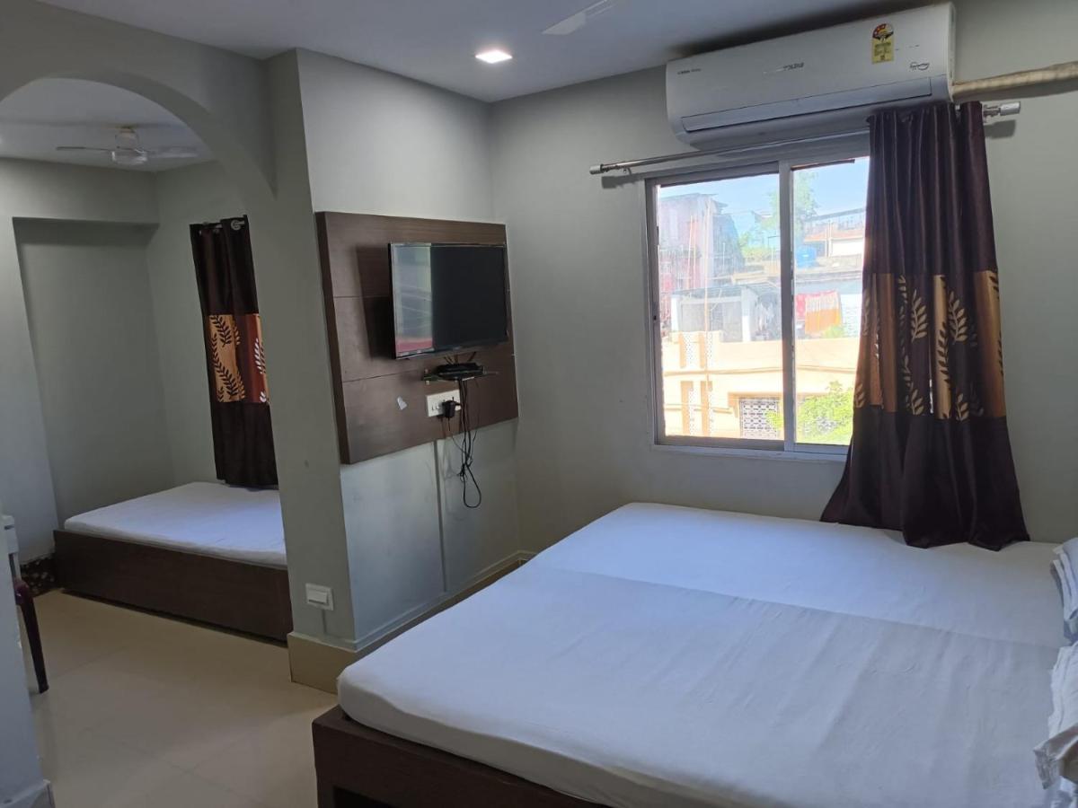Kusum Hotel Dibrugarh Ngoại thất bức ảnh