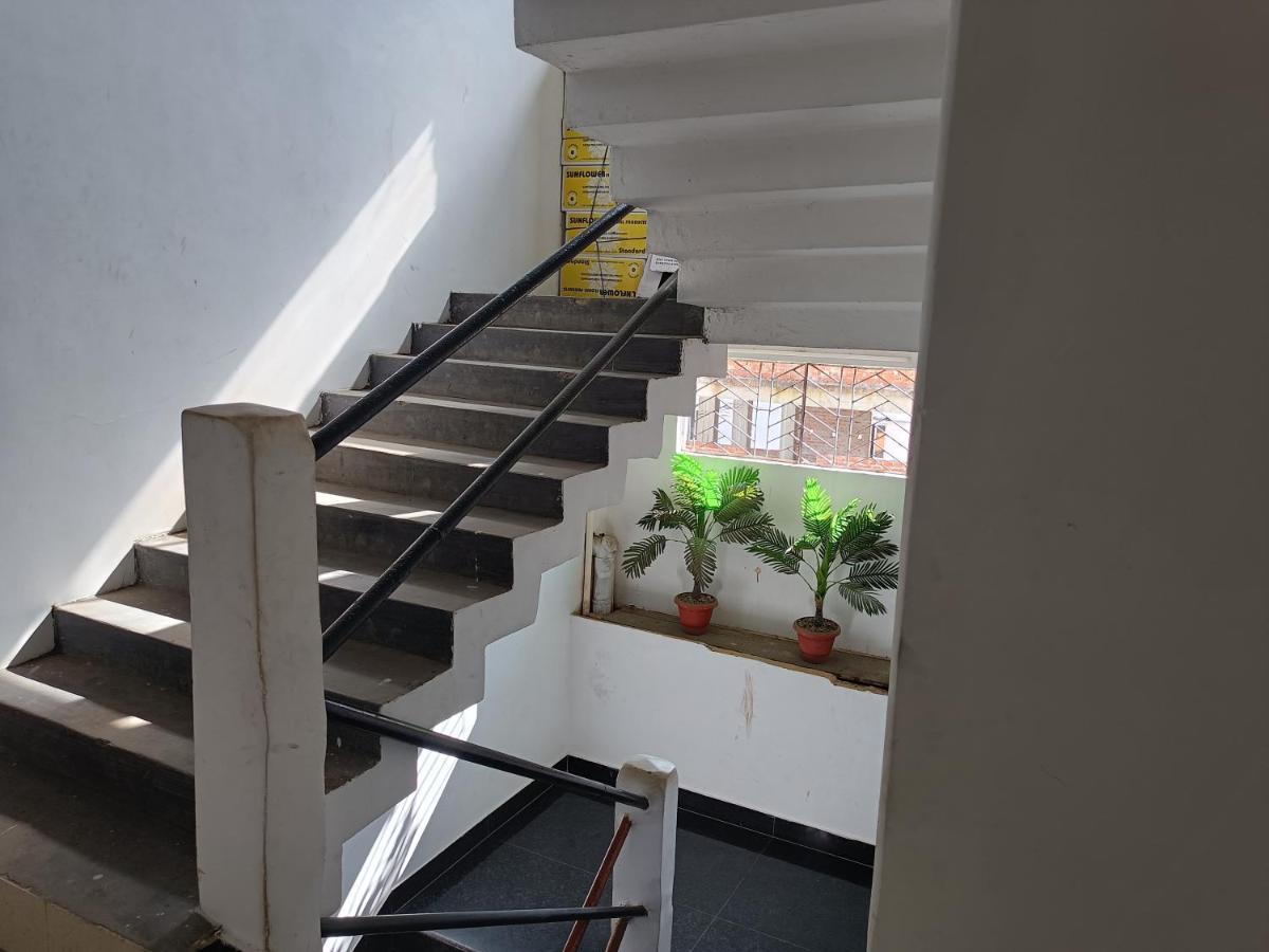 Kusum Hotel Dibrugarh Ngoại thất bức ảnh