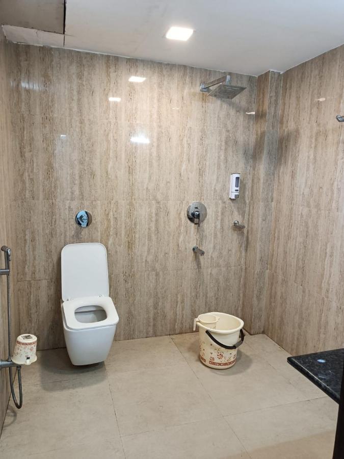 Kusum Hotel Dibrugarh Ngoại thất bức ảnh