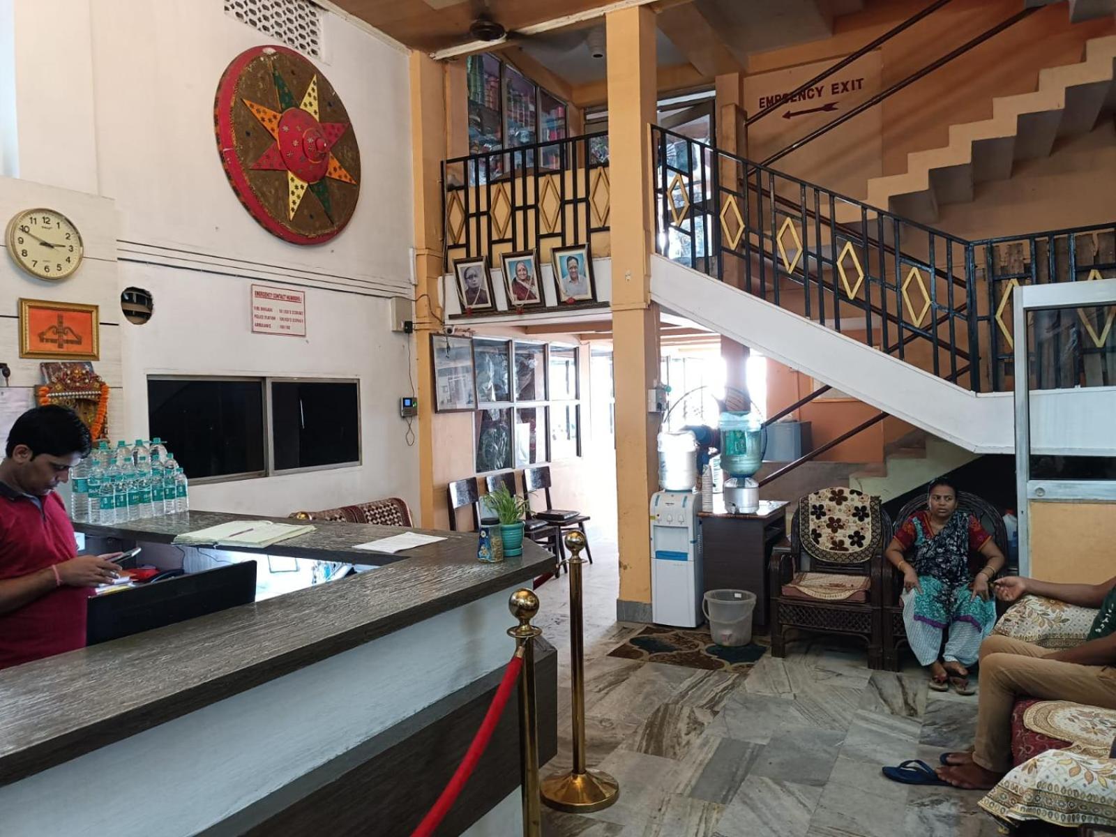 Kusum Hotel Dibrugarh Ngoại thất bức ảnh