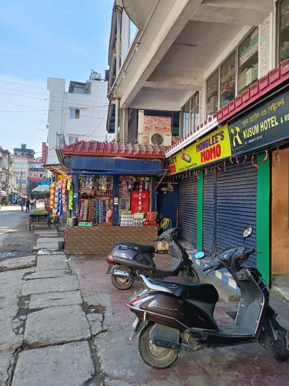 Kusum Hotel Dibrugarh Ngoại thất bức ảnh