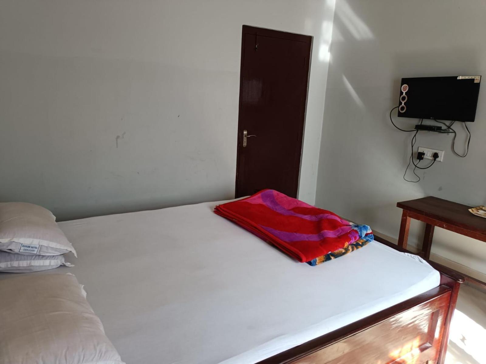 Kusum Hotel Dibrugarh Ngoại thất bức ảnh